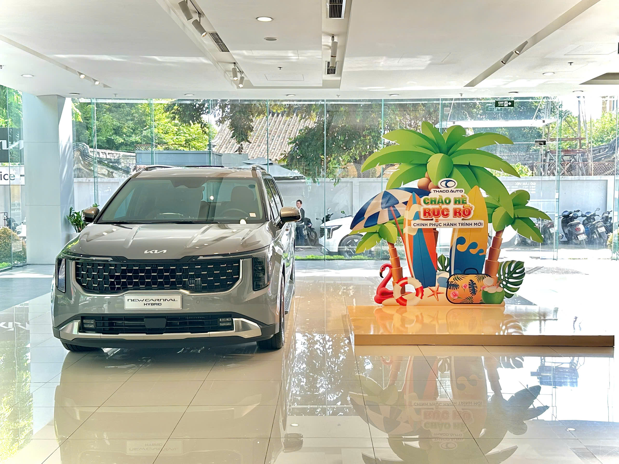 hoat-dong-chao-he-ruc-ro-tai-thaco-auto.jpg
