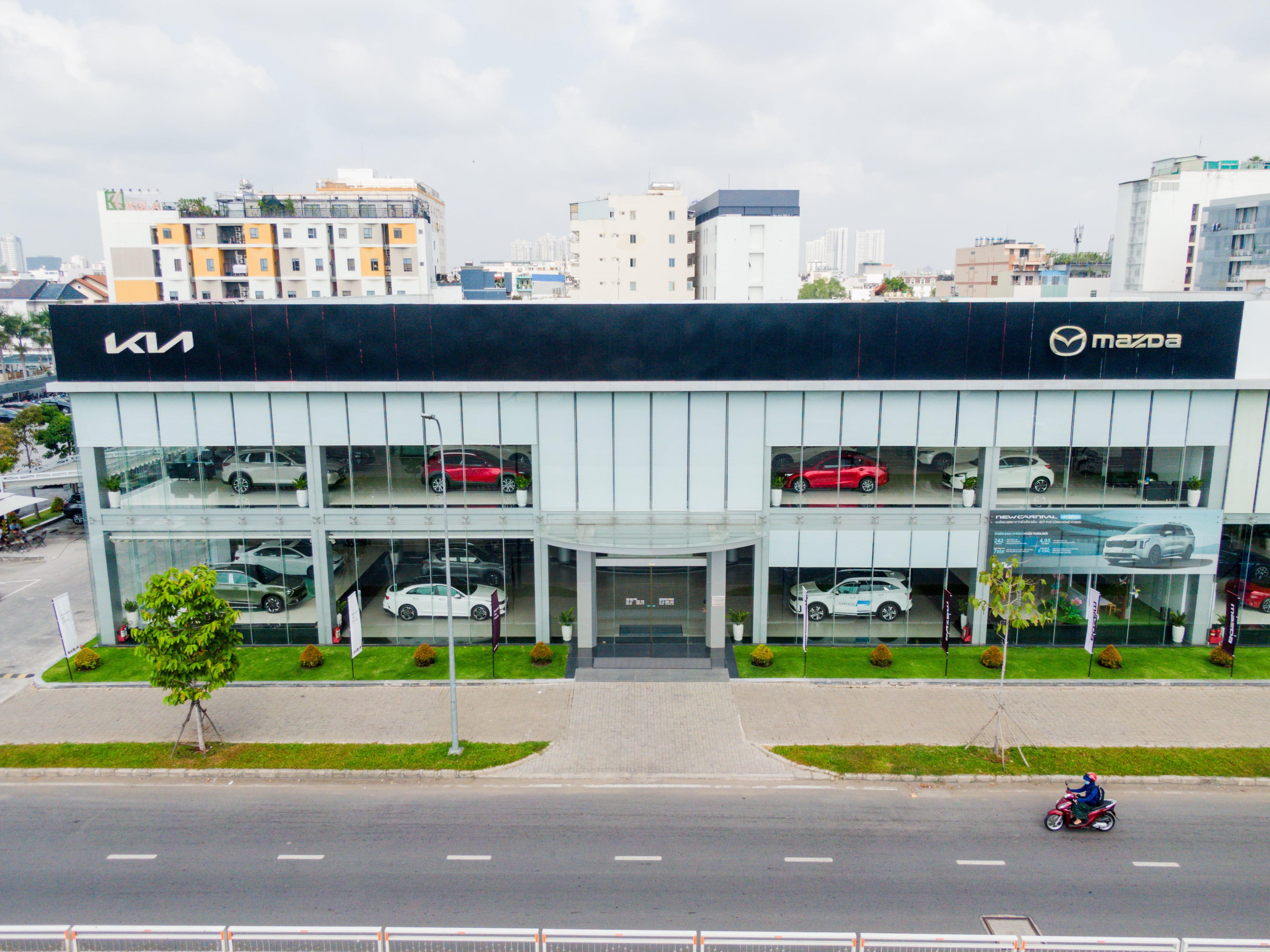 SHOWROOM KIA MAZDA PHÚ MỸ HƯNG